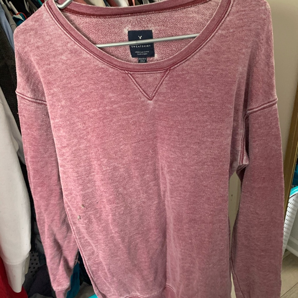 Long sleeve American Eagle pullover.